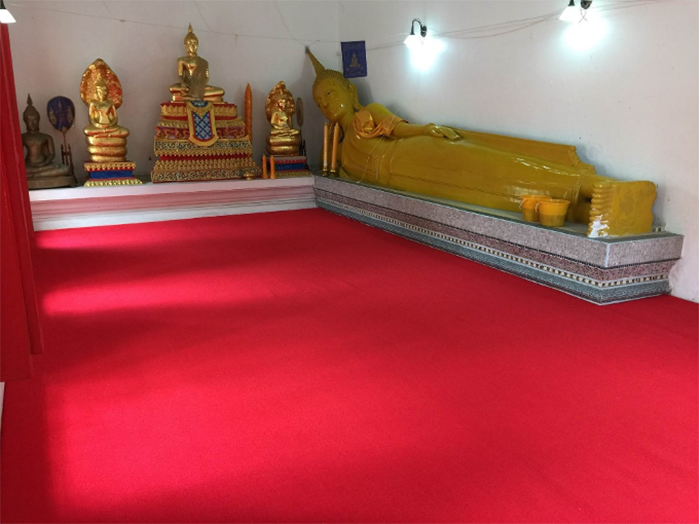 เลือกใช้พรมแดงปูพื้นวัด
